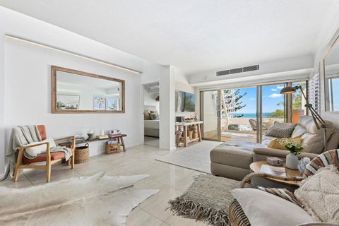 Luxury Beachside Apartment - Northern Rivers Accommodation 3