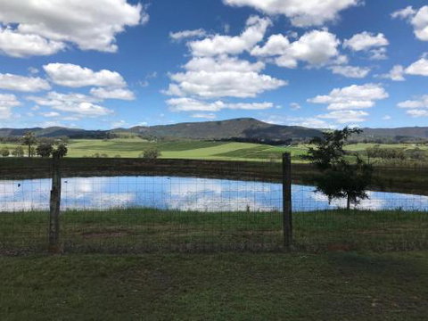 Oakey Creek HV Country Retreat Walk To Wine Tasting - Northern Rivers Accommodation 1