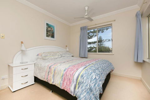 Whitesands Unit 402 34 38 North Street - Northern Rivers Accommodation 4