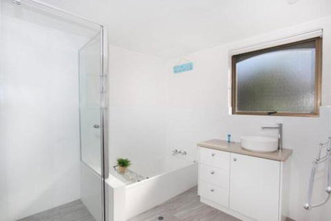 Unit 2 Cooltoro Court 7 Frank Street Coolum Beach 400 BOND LINEN INCLUDED - Northern Rivers Accommodation 4