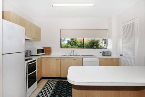 Unit 2 Cooltoro Court 7 Frank Street Coolum Beach 400 BOND LINEN INCLUDED - Northern Rivers Accommodation 1