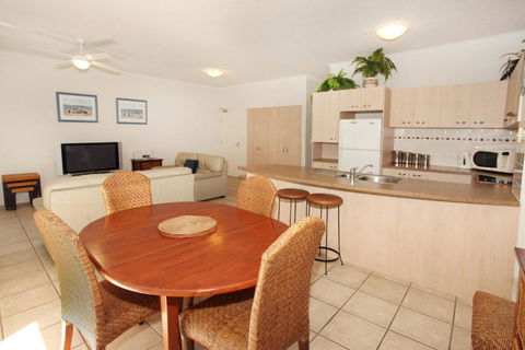 Unit 2 On The Park Coolum Beach - Northern Rivers Accommodation 5