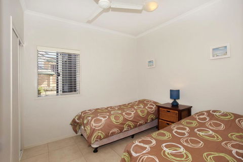 Unit 2 On The Park Coolum Beach - Northern Rivers Accommodation 4