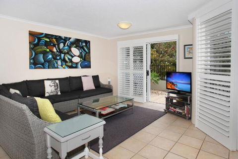 Unit 3 On The Park Coolum Beach - Northern Rivers Accommodation 2