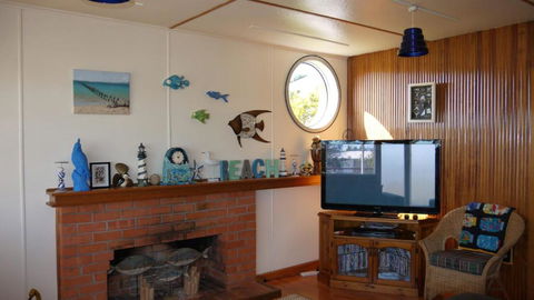 The Love Shack Bridport - Northern Rivers Accommodation 5