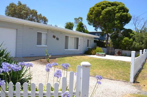 Bay Breeze Cottage - Northern Rivers Accommodation 1