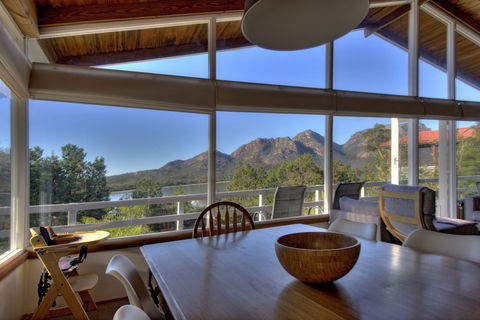 Freycinet Beachfront Retreat - Northern Rivers Accommodation 2