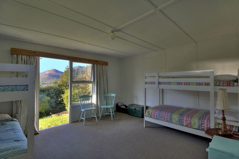 Freycinet Beachfront Retreat - Northern Rivers Accommodation 4
