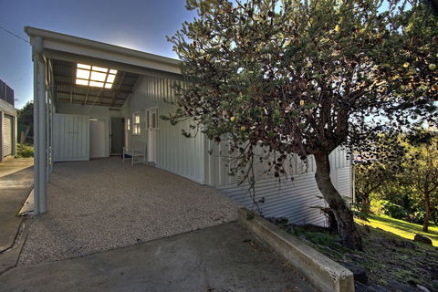 Freycinet Beachfront Retreat - Northern Rivers Accommodation 0