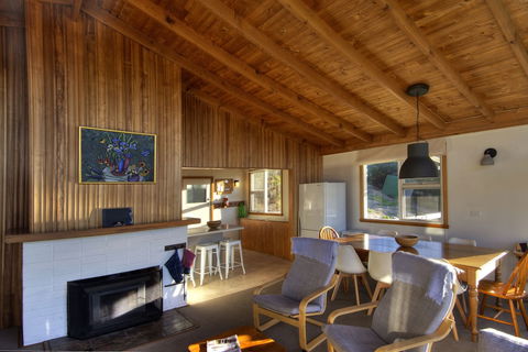 Freycinet Beachfront Retreat - Northern Rivers Accommodation 5