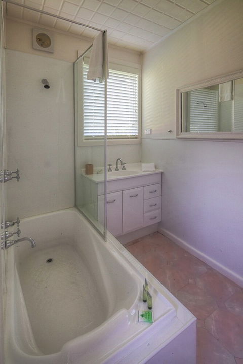 Youngs Cottage Circa: 1861 - Northern Rivers Accommodation 5