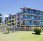 8 The Helm 22 Voyager Close hear the waves from Shoal Bay Beach - Northern Rivers Accommodation