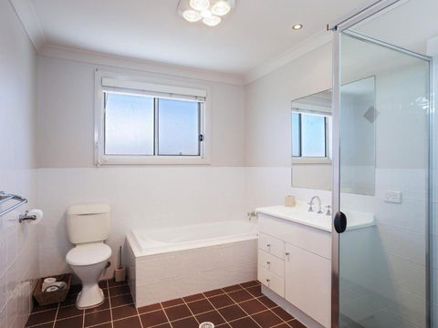 Relax At Pacific 1 / 26 Pacific Avenue Private Duplex With Enclosed Yard - Northern Rivers Accommodation 2