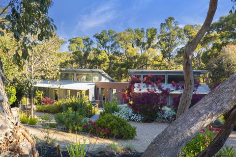 The Bird House - Northern Rivers Accommodation 6