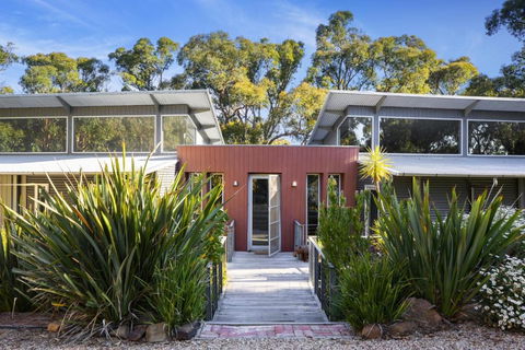 The Bird House - Northern Rivers Accommodation 5
