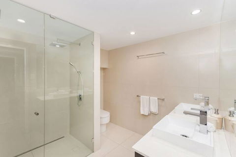 Luxury PoolSide Apartment In Beachfront - Northern Rivers Accommodation 7