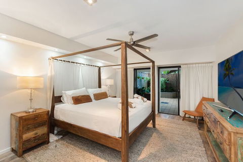 Luxury PoolSide Apartment In Beachfront - Northern Rivers Accommodation 6