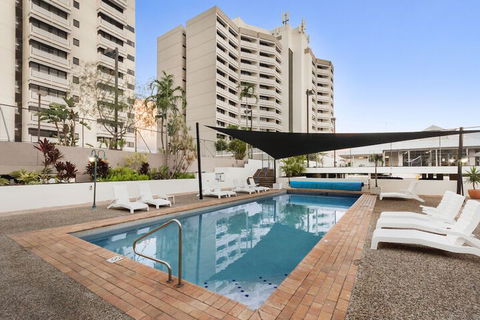 Luxury PoolSide Apartment In Beachfront - Northern Rivers Accommodation 4
