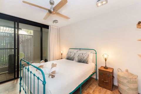 Luxury PoolSide Apartment In Beachfront - Northern Rivers Accommodation 5