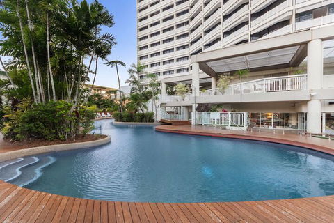 Luxury PoolSide Apartment In Beachfront - Northern Rivers Accommodation 2