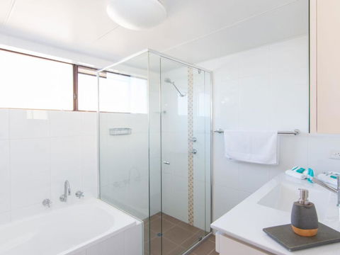 Villa Capri 3 Just A Hop Skip & Jump To Bowling Club - Northern Rivers Accommodation 4