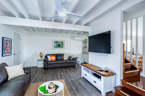 Wayfarers Beachouse Rainbow Beach Everything You Need Just Metres To The Beach - Northern Rivers Accommodation 5