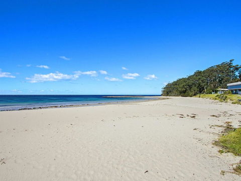 DAVIES STREET MOLLYMOOK 4 / 14 - Northern Rivers Accommodation 4