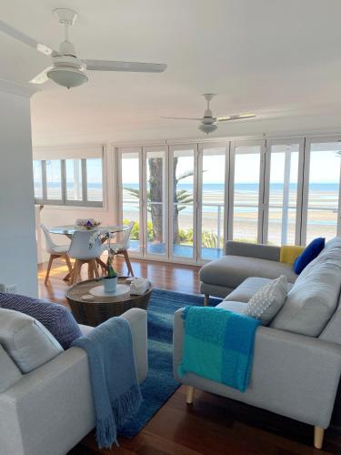 Happy Tides Beachfront Holiday Home - Northern Rivers Accommodation 4