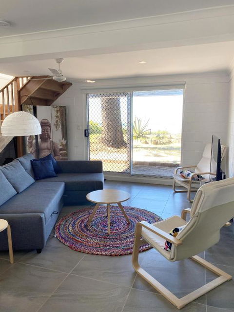 Happy Tides Beachfront Holiday Home - Northern Rivers Accommodation 2