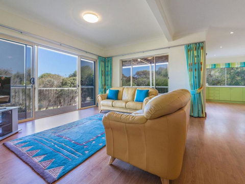 Seaclusion 8 View Court Carrickalinga - Northern Rivers Accommodation 6