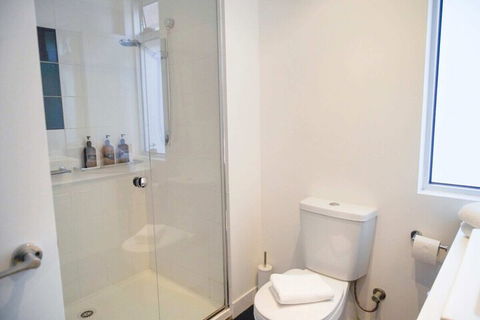 Trendy Modern 2BD Apartment Close To Beach & City - Northern Rivers Accommodation 5