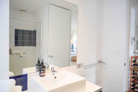 Trendy Modern 2BD Apartment Close To Beach & City - Northern Rivers Accommodation 7