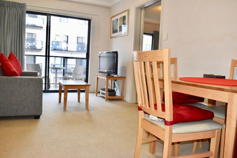 Convenient City Aprt For 2 W / Pool Gym Tennis Court - Northern Rivers Accommodation 5