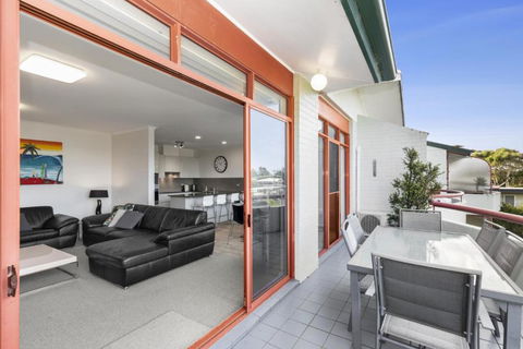 Fathoms Apartment 18 / 1a Mitchell Pde All Linen Provided - Northern Rivers Accommodation 1