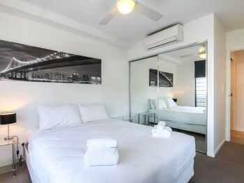 Chic Apartment In Walking Distance To Southbank - Northern Rivers Accommodation 5