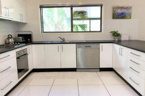 Sandy Palms 28 Moorooba Cr Beautiful Home With Wifi Air Con & Boat Parking - Northern Rivers Accommodation 7