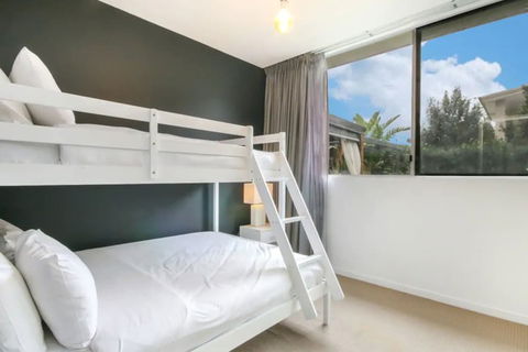 Spacious 2 Bedroom Apartment In Ascot With Large Private Garden - Northern Rivers Accommodation 1