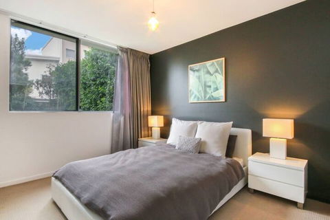 Spacious 2 Bedroom Apartment In Ascot With Large Private Garden - Northern Rivers Accommodation 4