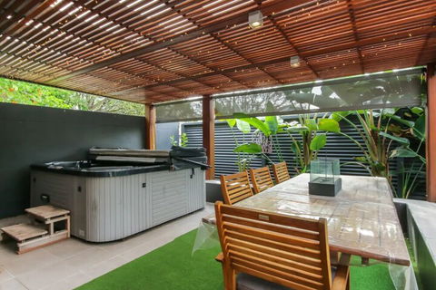 Spacious 2 Bedroom Apartment In Ascot With Large Private Garden - Northern Rivers Accommodation 7