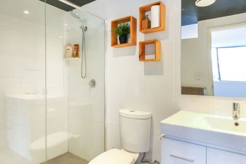 Spacious 2 Bedroom Apartment In Ascot With Large Private Garden - Northern Rivers Accommodation 3
