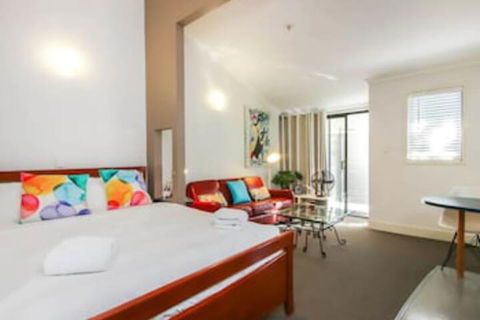 Comfortable Studio Near New Farm Park - Northern Rivers Accommodation 0