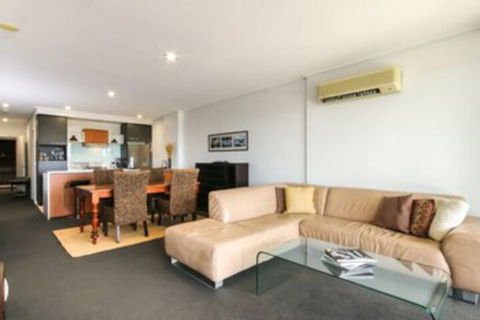 Large 3 Bedroom Apartment With River Views Near The Stadium - Northern Rivers Accommodation 0