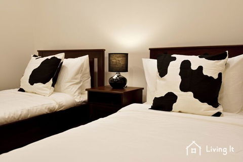 Tomkins Townhouse - Northern Rivers Accommodation 7