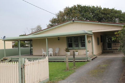 Beach Holiday Cottage - Northern Rivers Accommodation 1