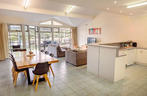 Port Lincoln Foreshore Apartments - Northern Rivers Accommodation 5