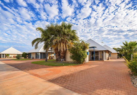 Osprey Holiday Village Unit 120 Colourful 3 Bedroom Holiday Villa With A Pool In The Complex - Northern Rivers Accommodation 5