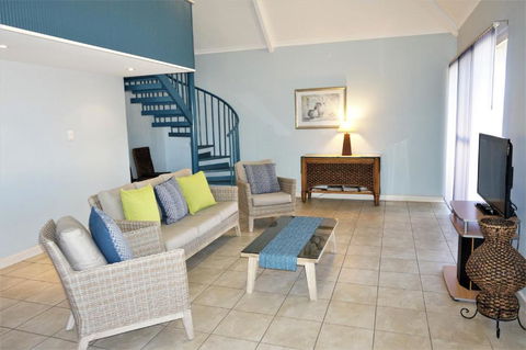 Osprey Holiday Village Unit 114 Gorgeous 3 Bedroom Holiday Villa With A Pool In The Complex - Northern Rivers Accommodation 3