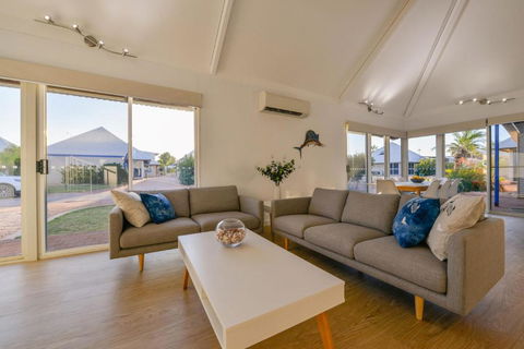 Osprey Holiday Village Unit 106 Trendy 3 Bedroom Holiday Villa With A Pool In The Complex - Northern Rivers Accommodation 7
