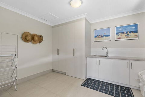 Sundance Pet Friendly Beach House In Peregian! 59 Lorikeet Drive - Northern Rivers Accommodation 1