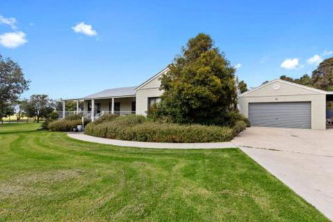 MERMAIDS On MARENGO Large Home With Wifi - Northern Rivers Accommodation 3